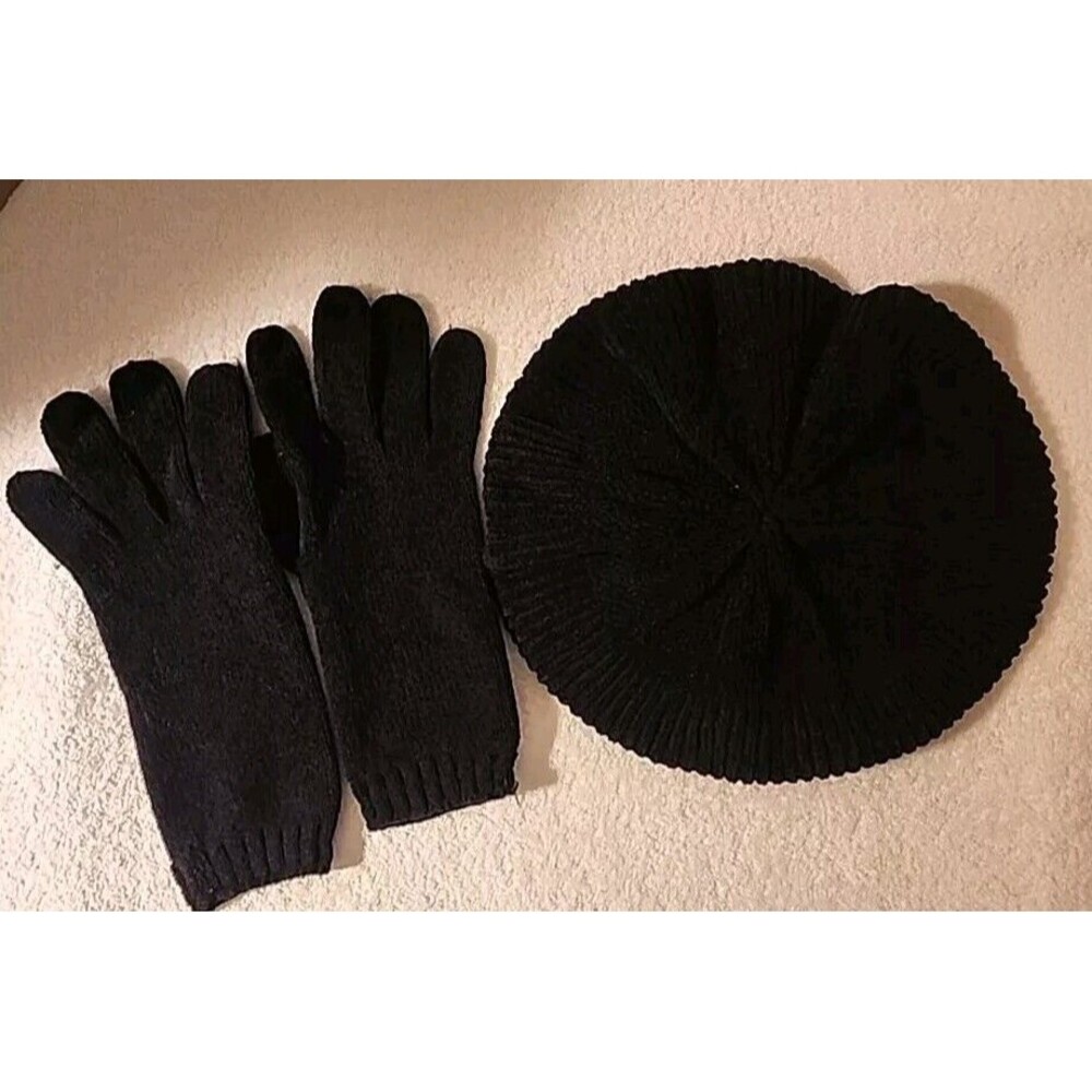 Womens Knit Baret and Gloves Black Merona